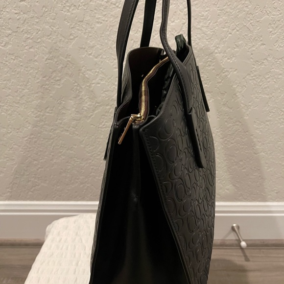 Coach bag great condition. 🚫🚫🚫trades. - Picture 3 of 12